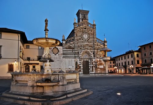 Place du Duomo à Prato