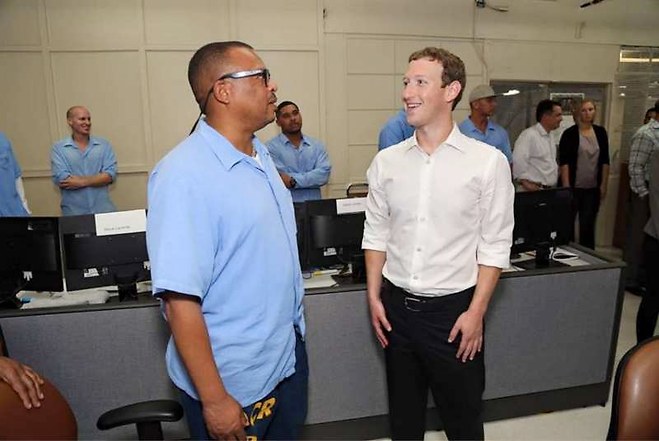 Mark Zuckerberg, fondateur de Facebook, à la prison de Saint Quentin pour un programme de formation des détenus