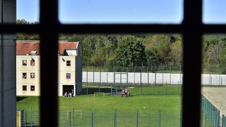 La prison autrefois, maintenant et ailleurs